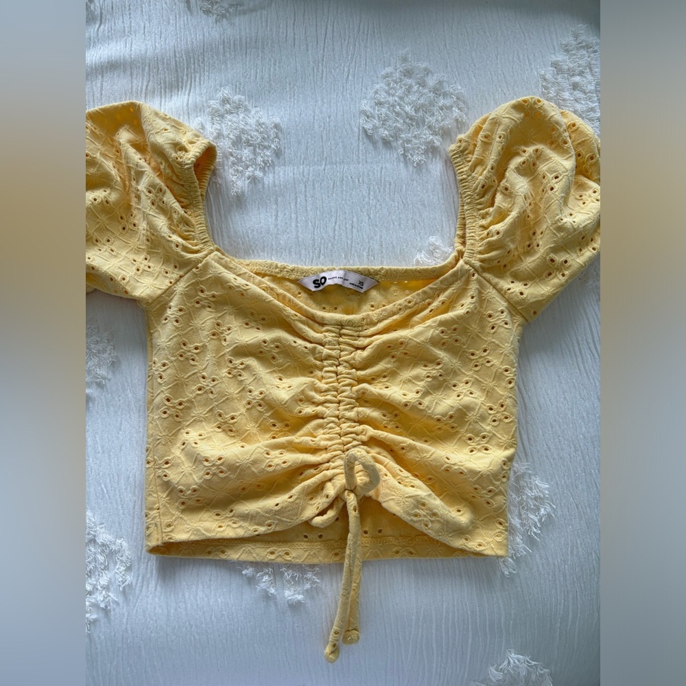 puffy sleeve yellow top